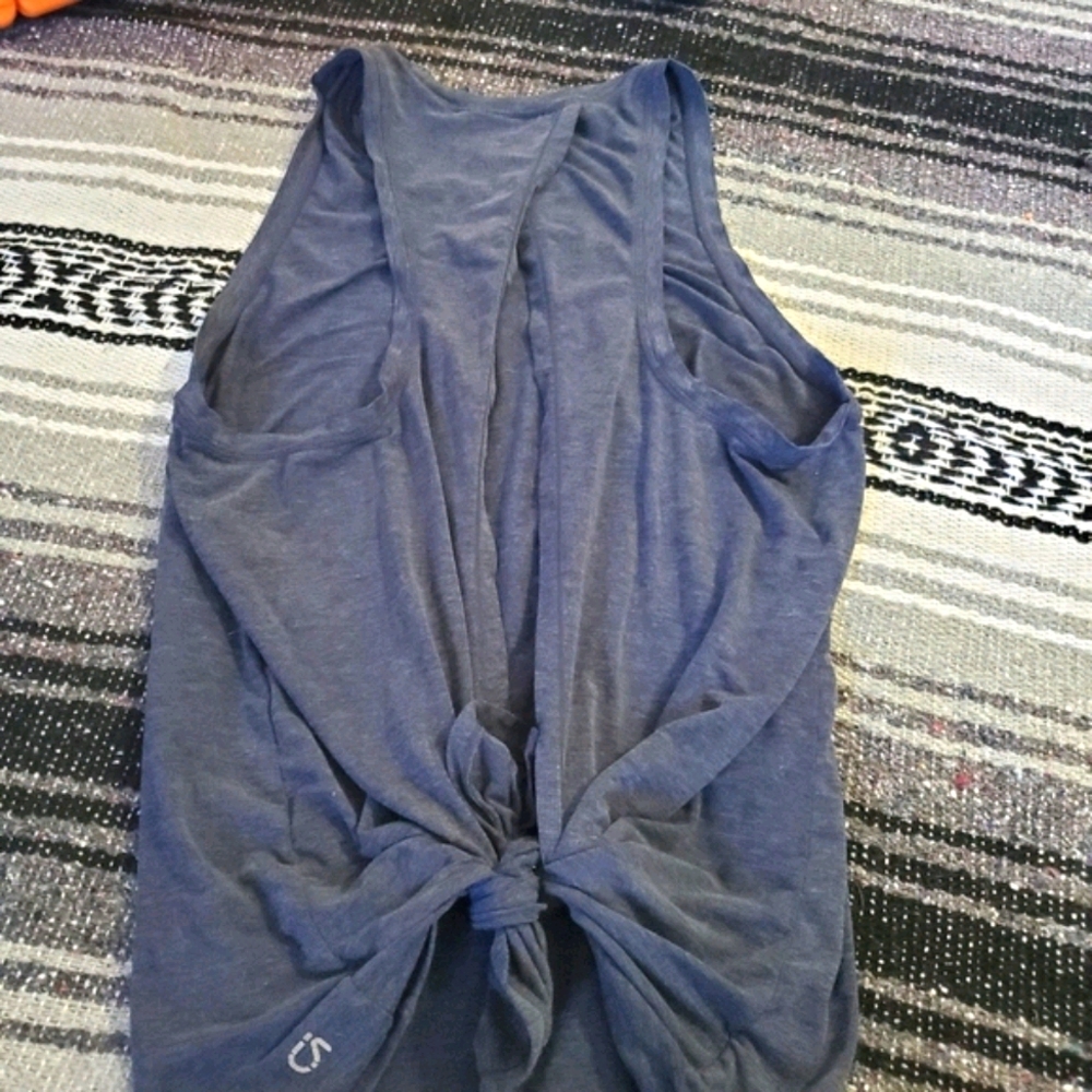 🏷Gap Fit Tie Back Tank🏷